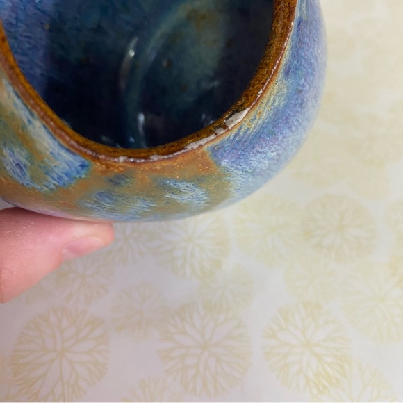 Vintage pottery salt cellar blue glazed handmade pottery salt dish Signed - Picture 8 of 8